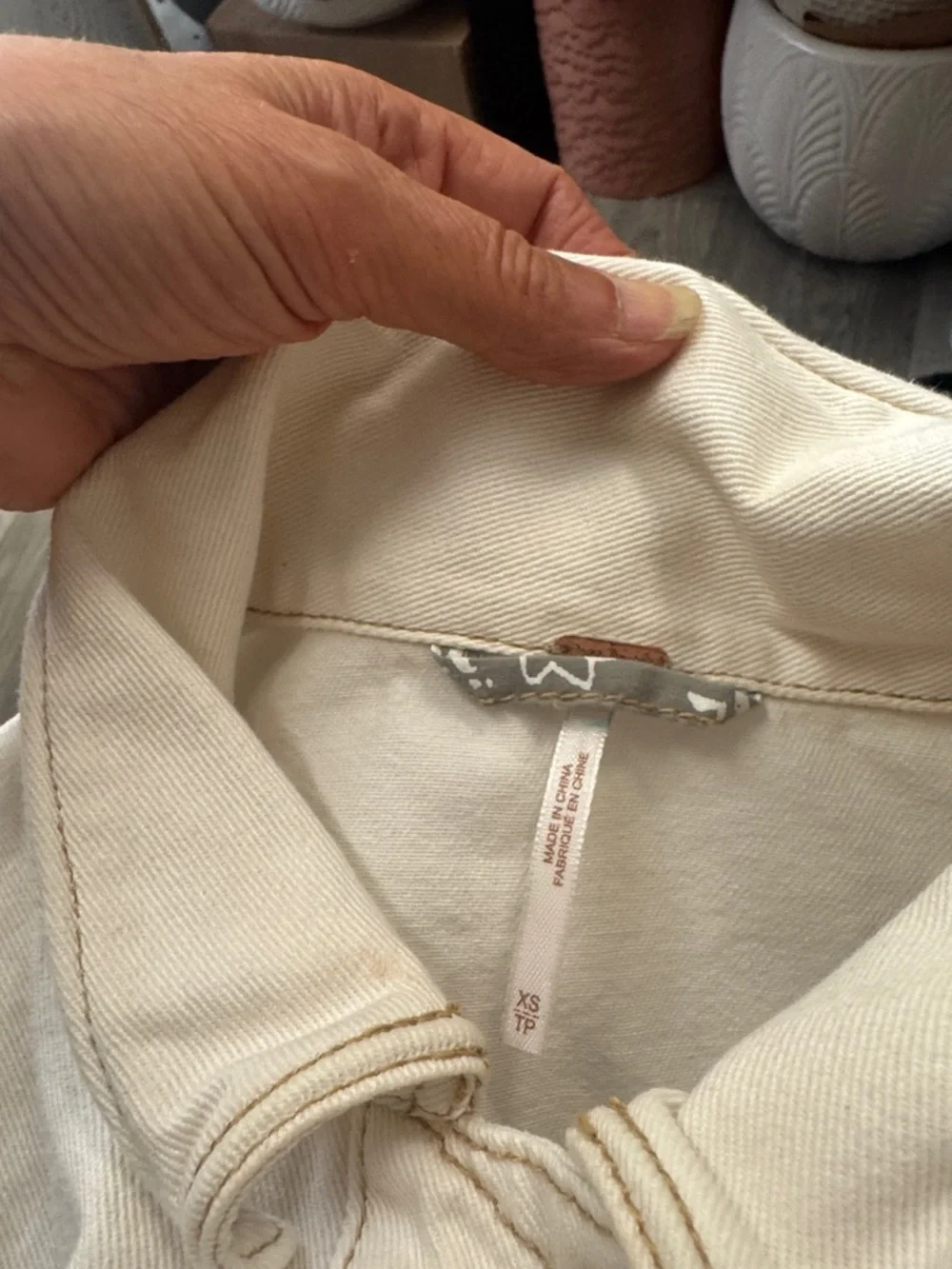 Free People Blush White Cotton Cropped Denim Jean Jacket Size XS Like New - Picture 4 of 7